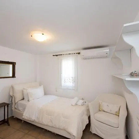 Villa Victoria With Sea View And Two Private Pools Ftelia (Mykonos)